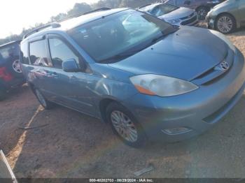  Salvage Toyota Sienna