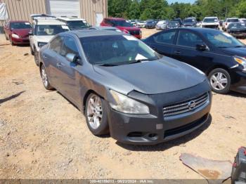  Salvage Nissan Maxima