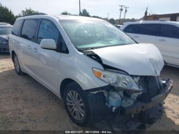  Salvage Toyota Sienna