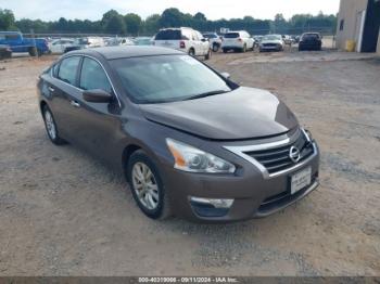  Salvage Nissan Altima