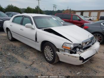  Salvage Lincoln Towncar