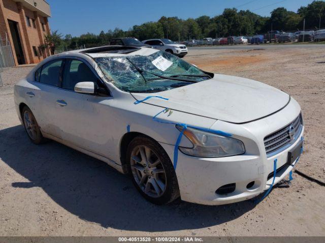  Salvage Nissan Maxima