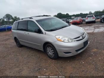  Salvage Toyota Sienna