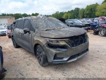  Salvage Kia Carnival