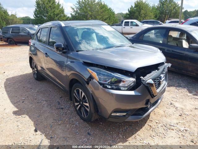  Salvage Nissan Kicks