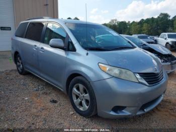  Salvage Toyota Sienna