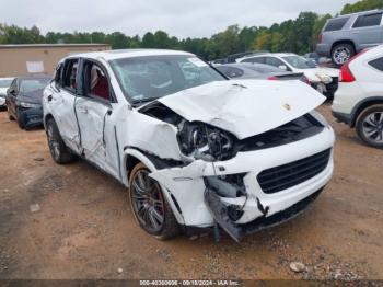  Salvage Porsche Cayenne