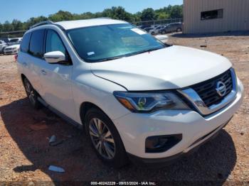  Salvage Nissan Pathfinder