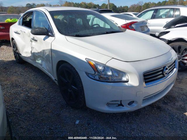  Salvage Nissan Maxima