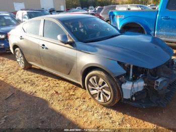  Salvage Nissan Altima