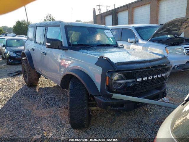  Salvage Ford Bronco