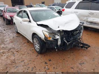  Salvage Nissan Altima