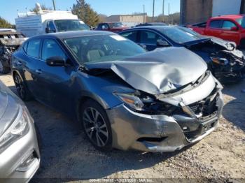  Salvage Nissan Maxima