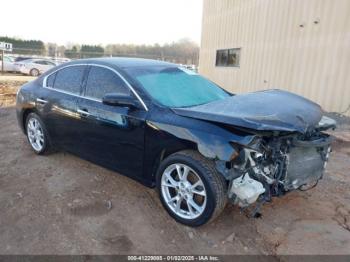  Salvage Nissan Maxima