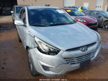  Salvage Hyundai TUCSON