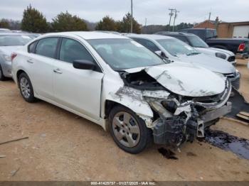  Salvage Nissan Altima