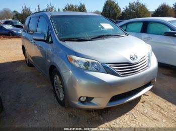  Salvage Toyota Sienna