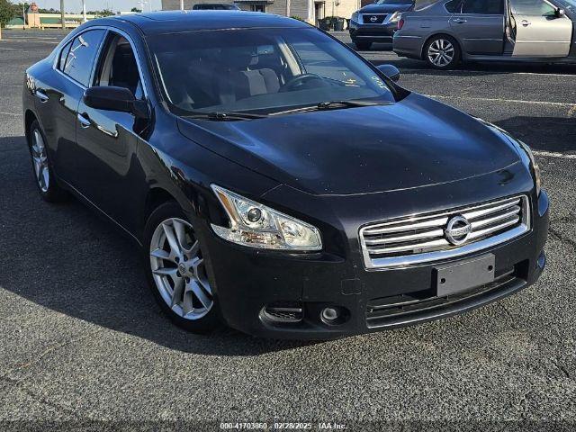  Salvage Nissan Maxima