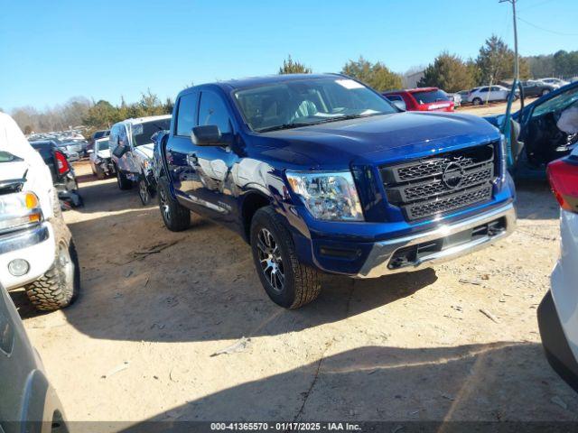  Salvage Nissan Titan