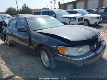  Salvage Lincoln Towncar