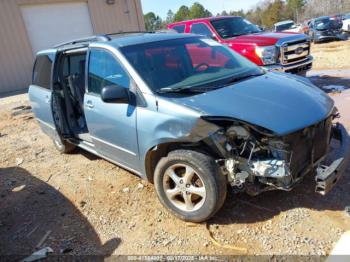  Salvage Toyota Sienna