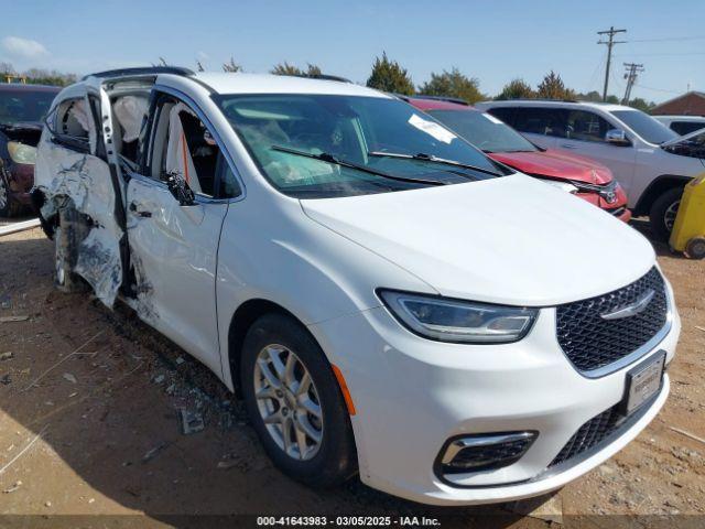  Salvage Chrysler Pacifica