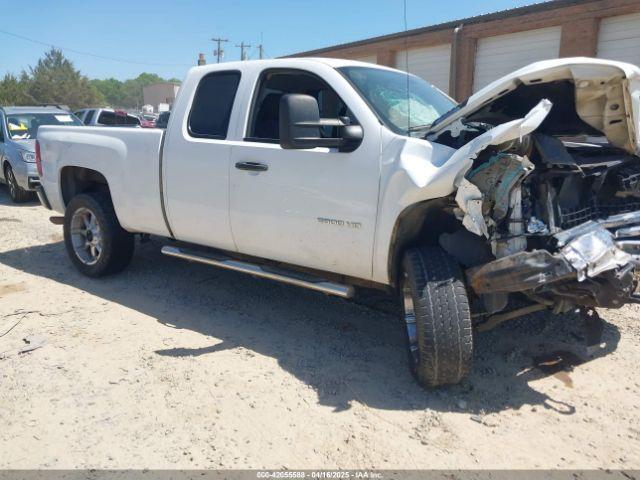  Salvage Chevrolet Silverado 2500