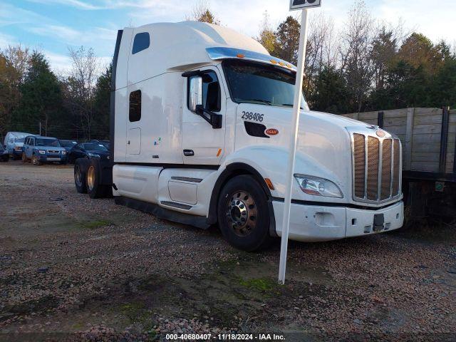  Salvage Peterbilt 579