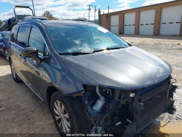  Salvage Chrysler Pacifica