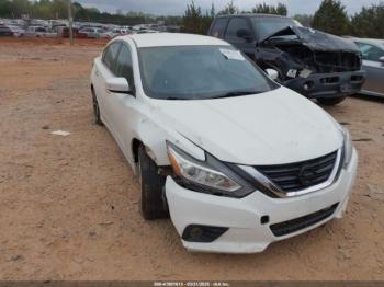  Salvage Nissan Altima
