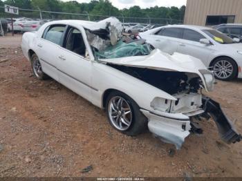  Salvage Lincoln Towncar