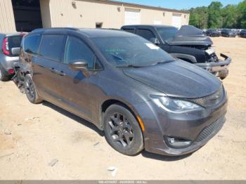  Salvage Chrysler Pacifica