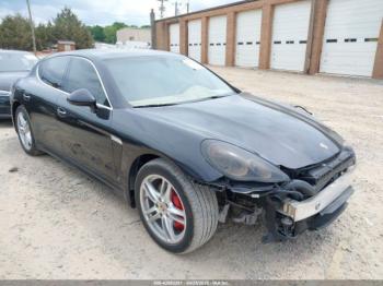 Salvage Porsche Panamera