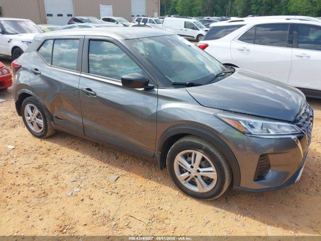  Salvage Nissan Kicks