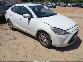  Salvage Toyota Yaris