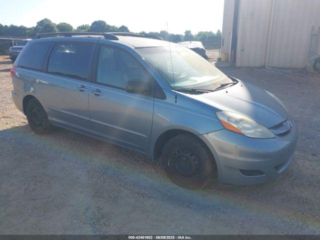  Salvage Toyota Sienna