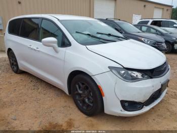  Salvage Chrysler Pacifica