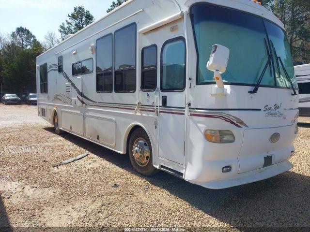  Salvage Freightliner Chassis