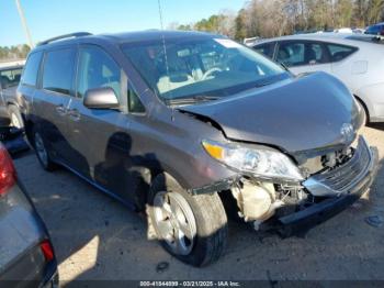  Salvage Toyota Sienna