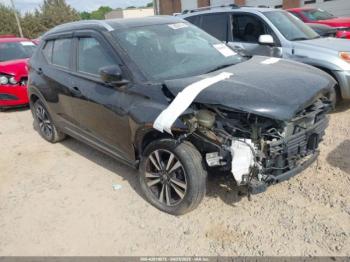  Salvage Nissan Kicks