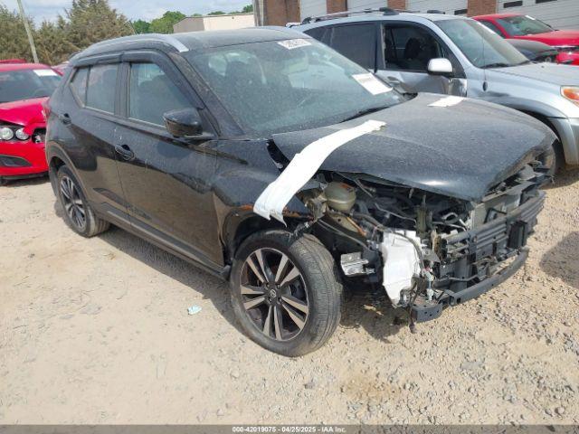  Salvage Nissan Kicks