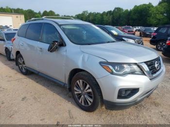  Salvage Nissan Pathfinder