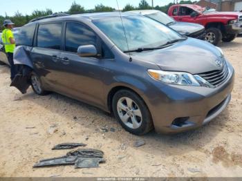  Salvage Toyota Sienna