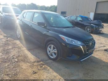  Salvage Nissan Kicks