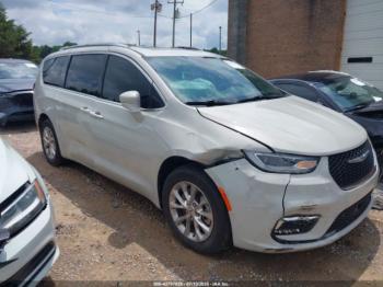  Salvage Chrysler Pacifica