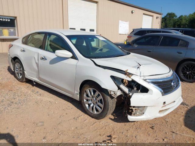  Salvage Nissan Altima