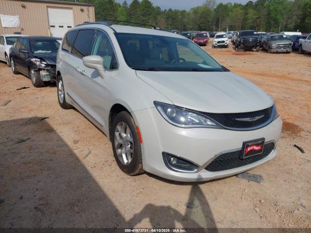  Salvage Chrysler Pacifica
