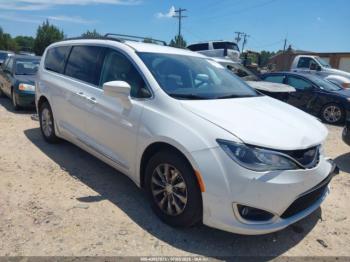  Salvage Chrysler Pacifica