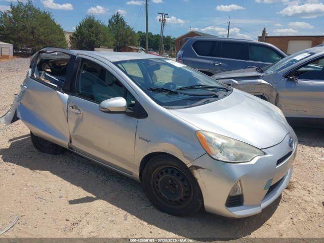 Salvage Toyota Prius c