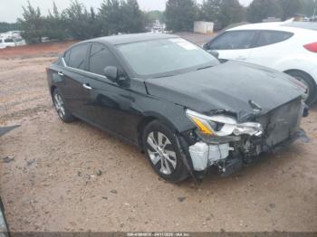  Salvage Nissan Altima